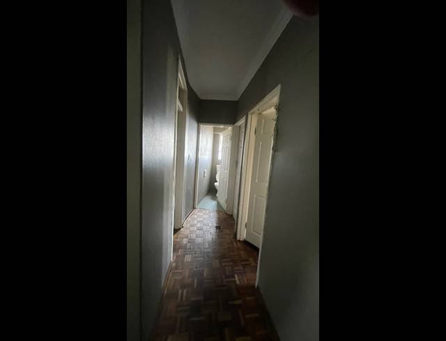 2.5 BEDROOM APARTMENT FOR SALE IN GLENWOOD